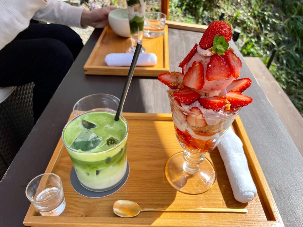 いちごパフェ